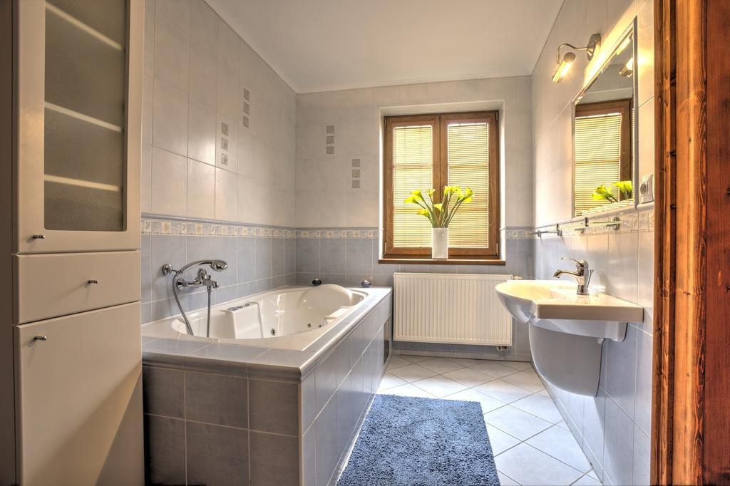 Penzión Grobský Dvor Slovensky Grob Quarto foto